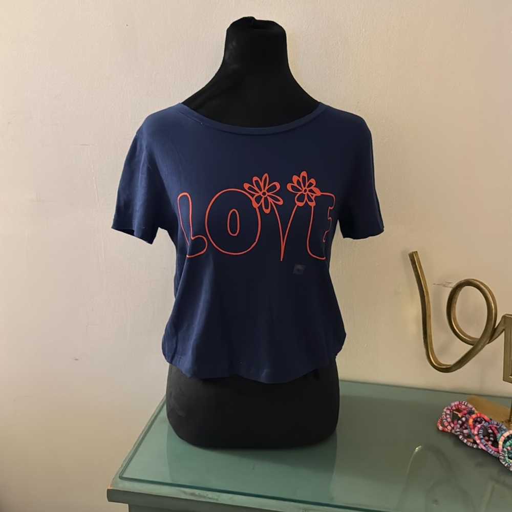 Express One Eleven Graphic Tee
Cropped
Size Small
NWT